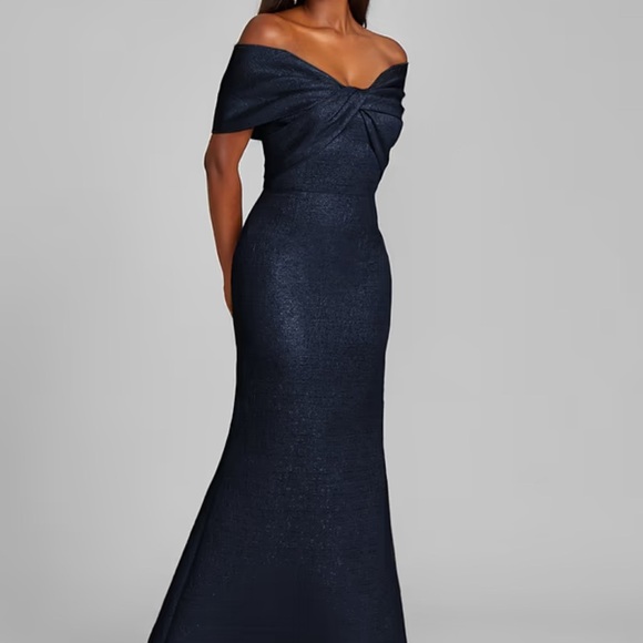 TERI JON
METALLIC JACQUARD TWIST BODICE OFF THE SHOULDER GOWN - Picture 1 of 4